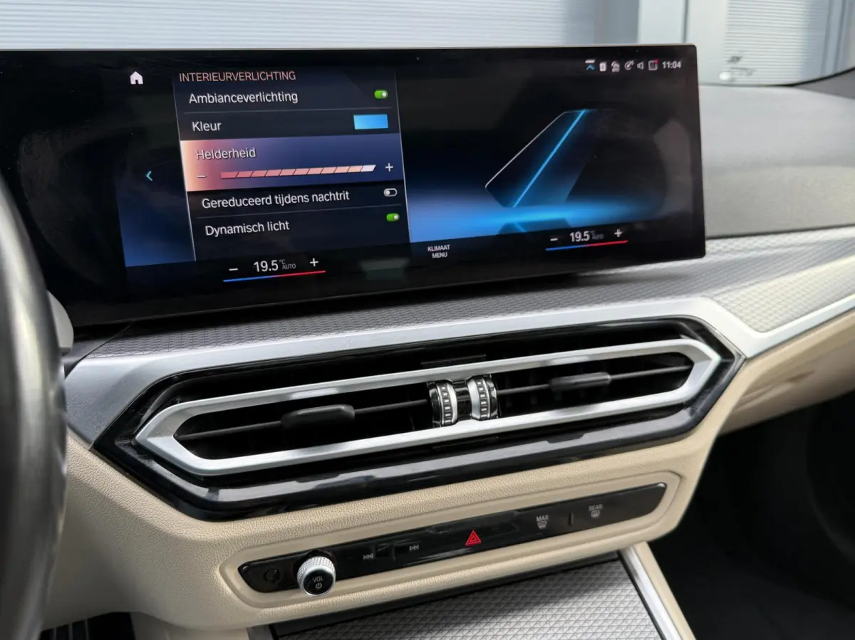 320e M-sport|PANO|Leer|Hifi|Sfeer|18''