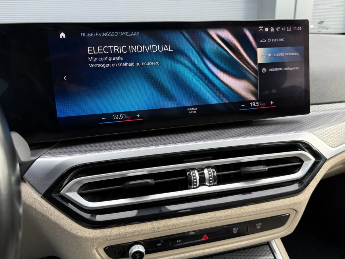 320e M-sport|PANO|Leer|Hifi|Sfeer|18''
