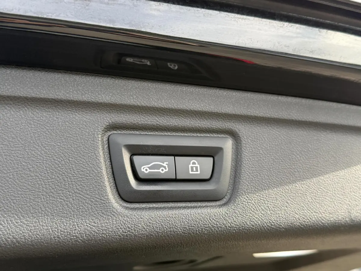 320e M-sport|PANO|Leer|Hifi|Sfeer|18''