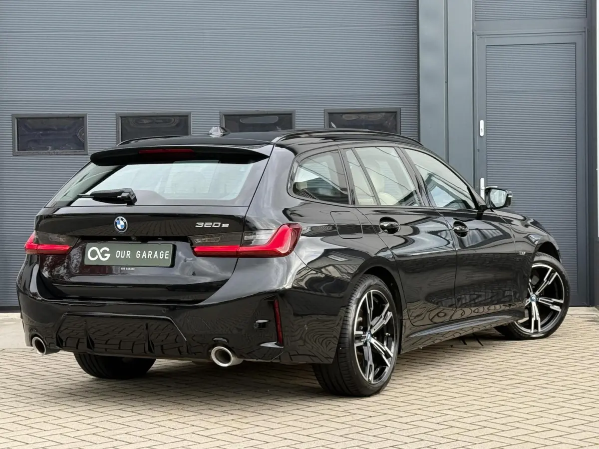 320e M-sport|PANO|Leer|Hifi|Sfeer|18''