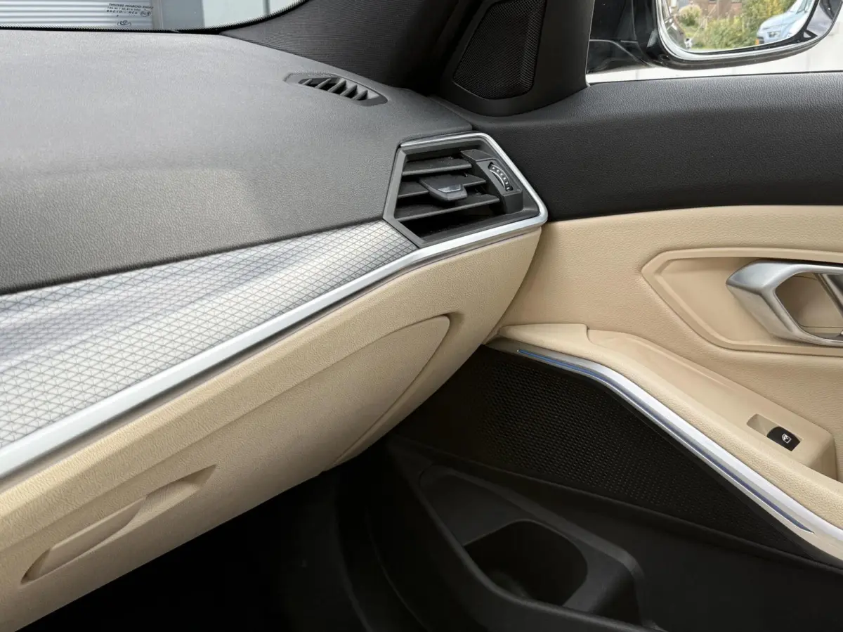 320e M-sport|PANO|Leer|Hifi|Sfeer|18''