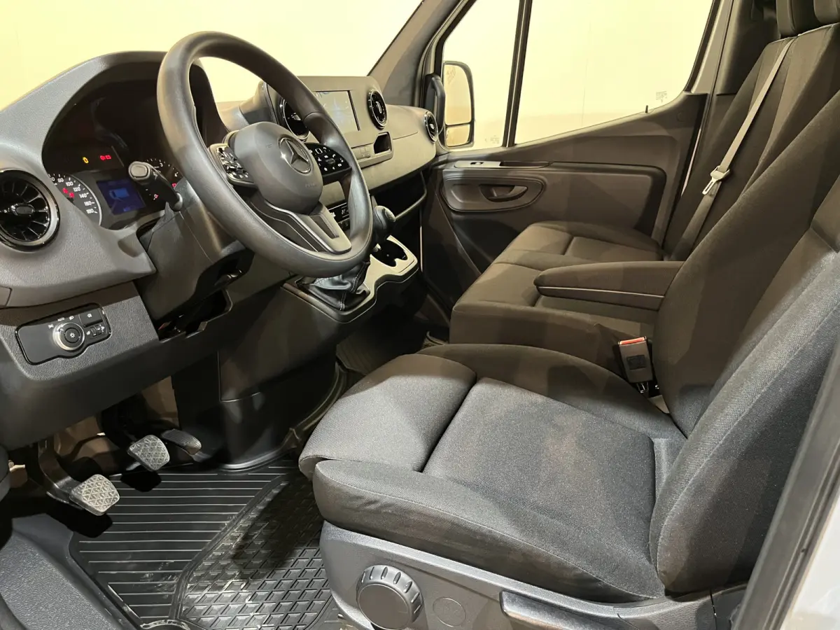 317 CDI L3H2 RWD / Euro 6  / Airco / Cruise Control / CarPlay / Camera / 3-Zits / 12.000 KM !!