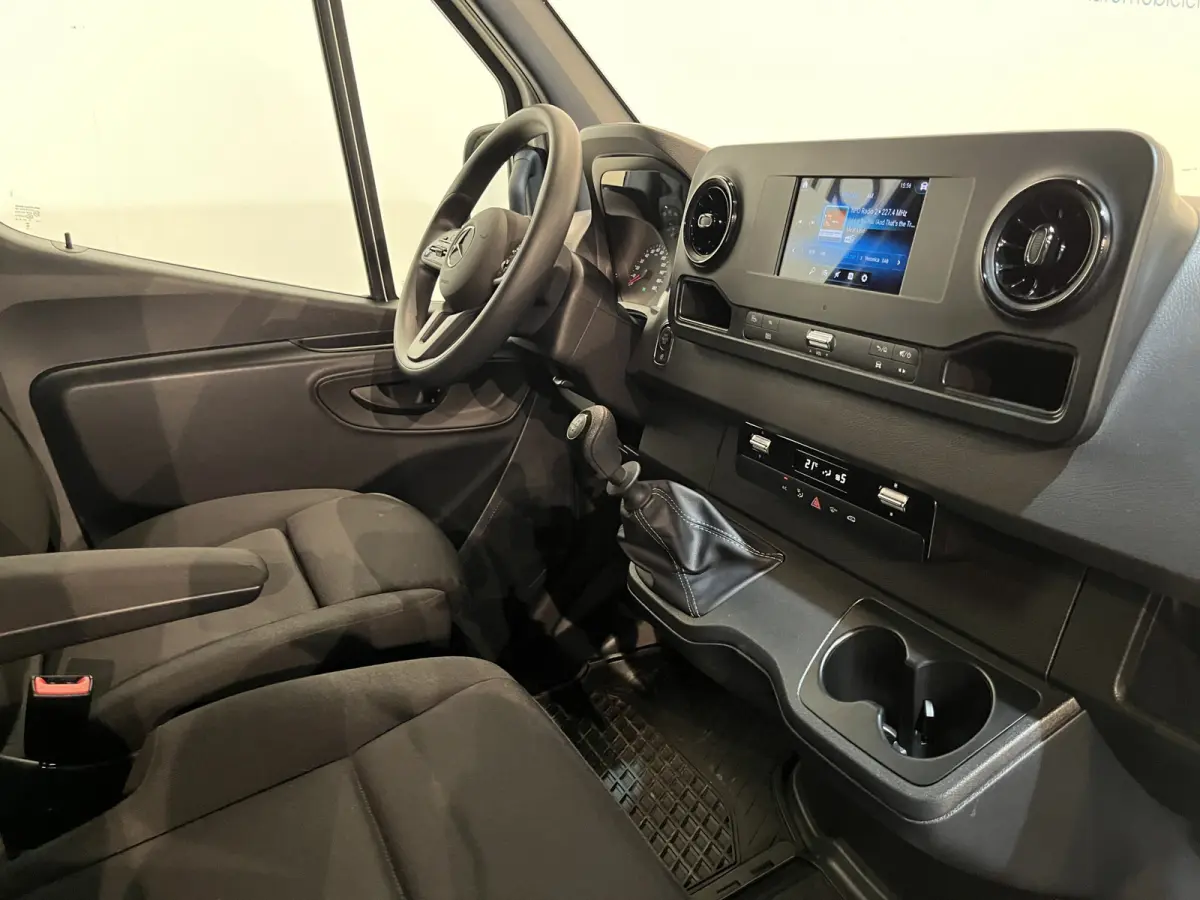 317 CDI L3H2 RWD / Euro 6  / Airco / Cruise Control / CarPlay / Camera / 3-Zits / 12.000 KM !!