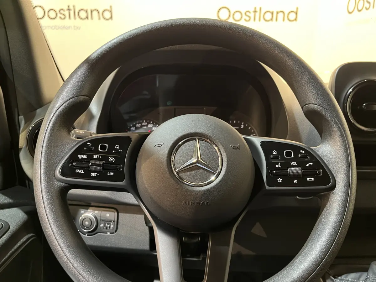 317 CDI L3H2 RWD / Euro 6  / Airco / Cruise Control / CarPlay / Camera / 3-Zits / 12.000 KM !!