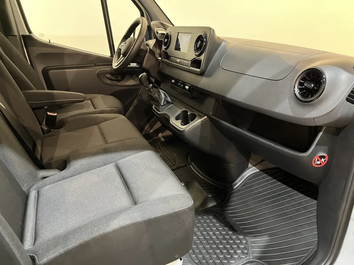 317 CDI L3H2 RWD / Euro 6  / Airco / Cruise Control / CarPlay / Camera / 3-Zits / 12.000 KM !!