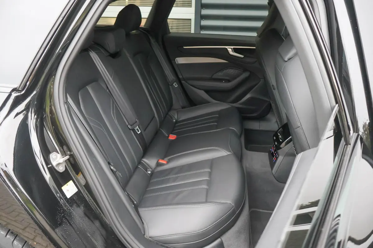 2.0 e-hybrid 367pk quattro S edition Competition | Luchtvering | Achterasbesturing | Trekhaak | Elek. Sportstoelen + Memory | MMI Bijrijdersdisplay | 360 Graden Camera