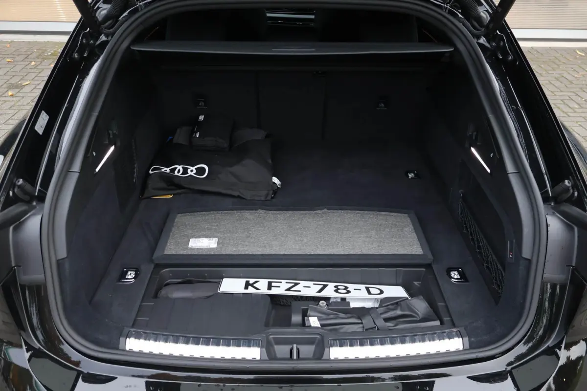 2.0 e-hybrid 367pk quattro S edition Competition | Luchtvering | Achterasbesturing | Trekhaak | Elek. Sportstoelen + Memory | MMI Bijrijdersdisplay | 360 Graden Camera