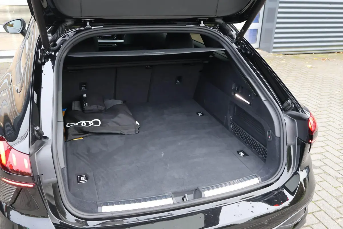 2.0 e-hybrid 367pk quattro S edition Competition | Luchtvering | Achterasbesturing | Trekhaak | Elek. Sportstoelen + Memory | MMI Bijrijdersdisplay | 360 Graden Camera