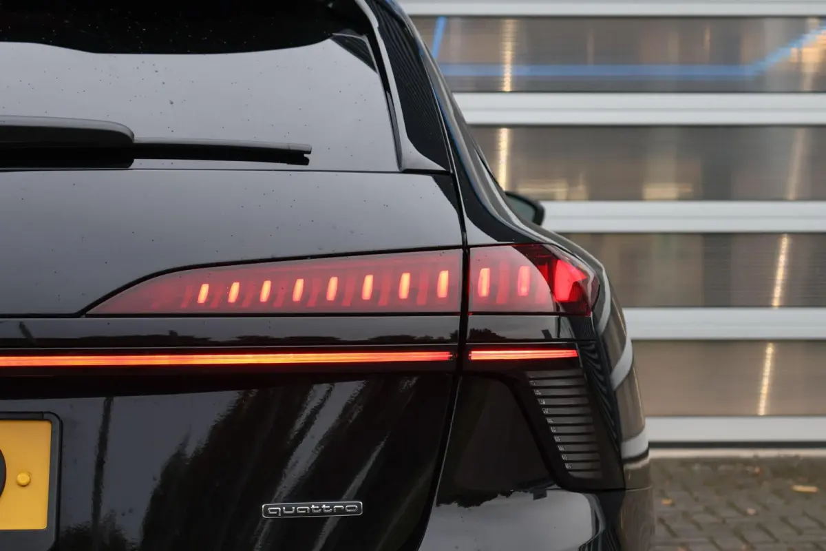 2.0 e-hybrid 367pk quattro S edition Competition | Luchtvering | Achterasbesturing | Trekhaak | Elek. Sportstoelen + Memory | MMI Bijrijdersdisplay | 360 Graden Camera