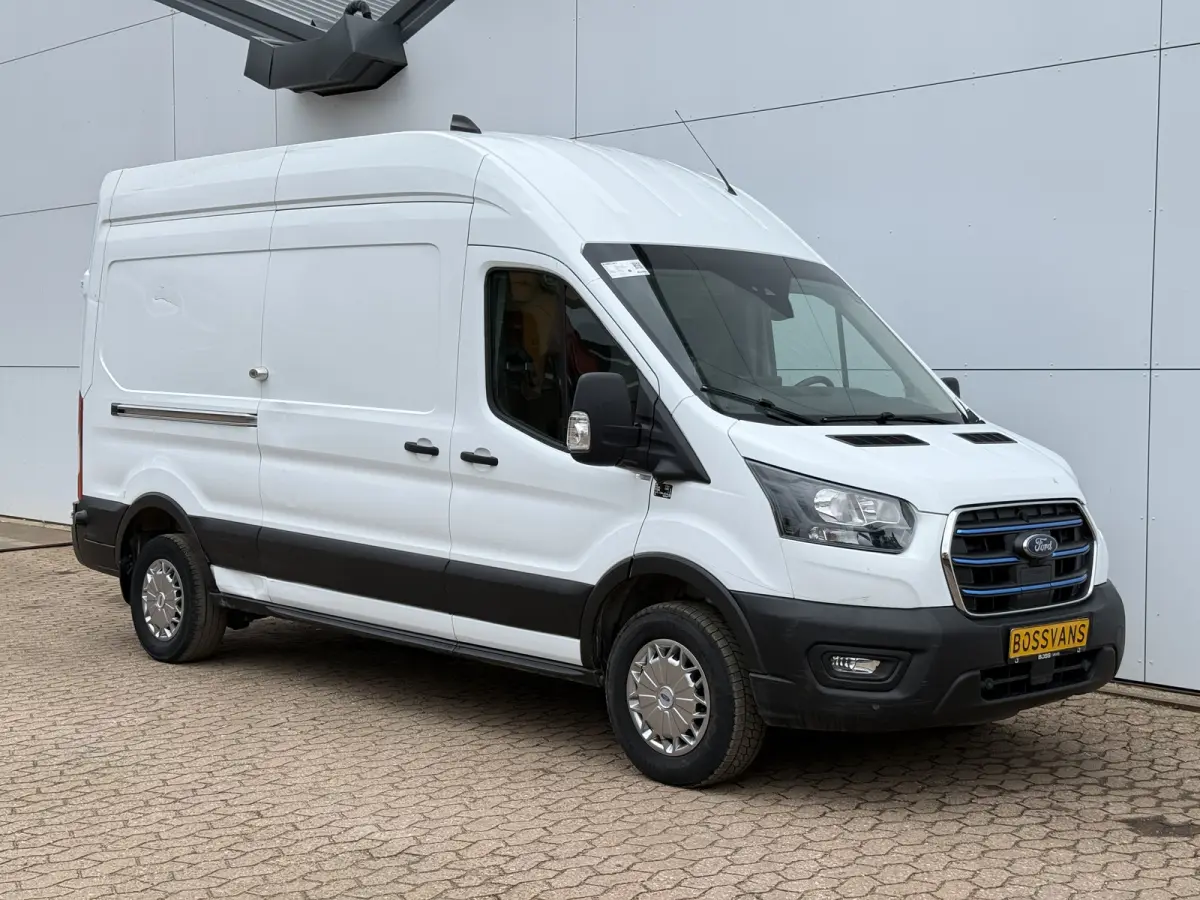 68kWh 184PK L3H3 317km WLTP 96,8% (SOH) BEV Snelladen Cruise control Climate control Carplay Parkeersensoren