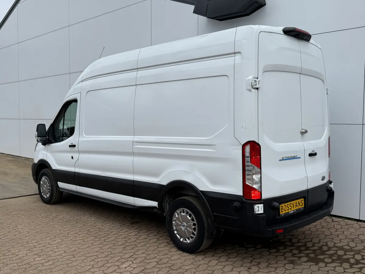 68kWh 184PK L3H3 317km WLTP 96,8% (SOH) BEV Snelladen Cruise control Climate control Carplay Parkeersensoren