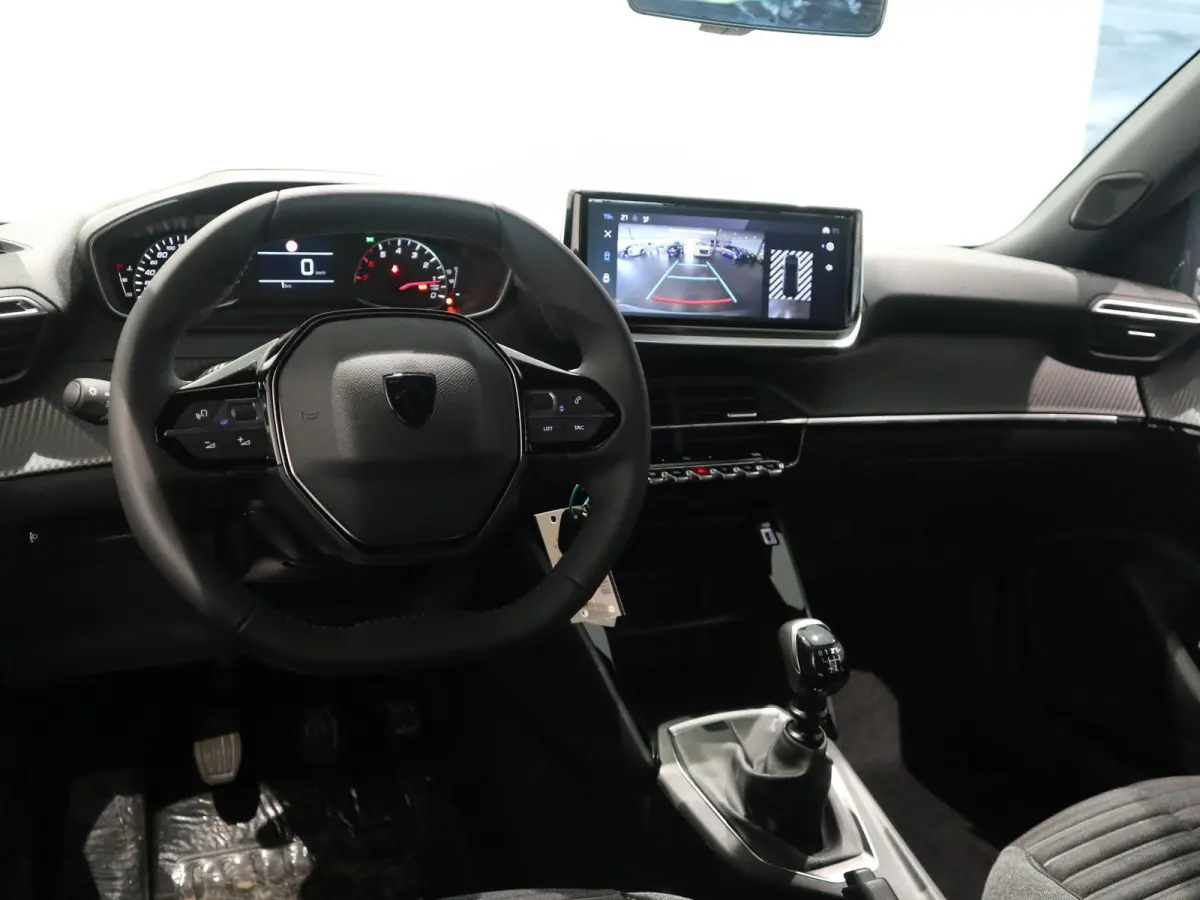 Active | CAMERA | NAVI | CLIMATE CONTROL |