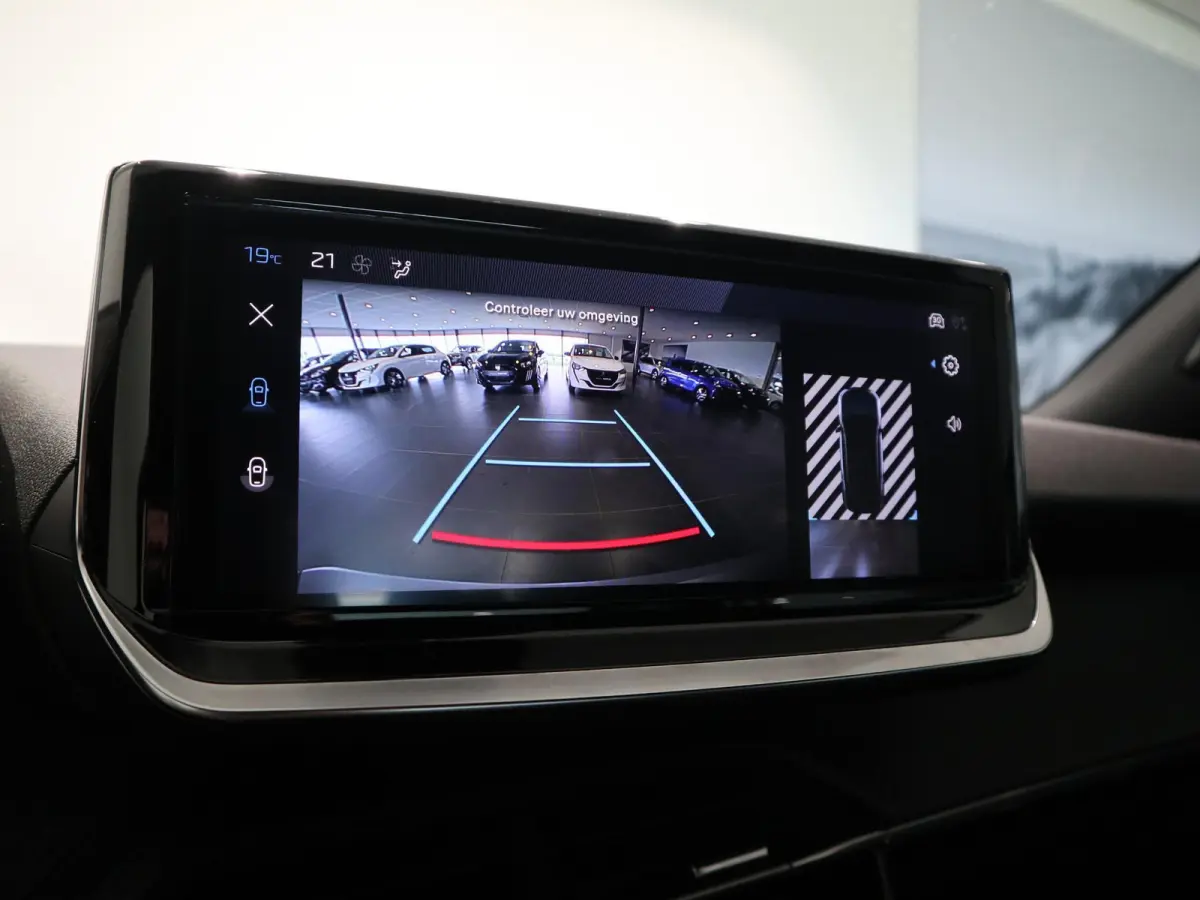 Active | CAMERA | NAVI | CLIMATE CONTROL |
