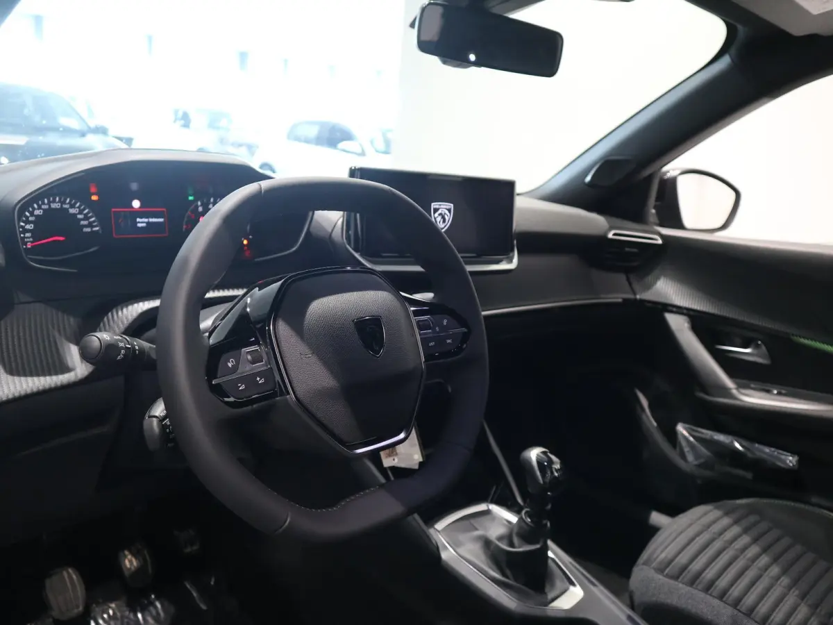 Active | CAMERA | NAVI | CLIMATE CONTROL |