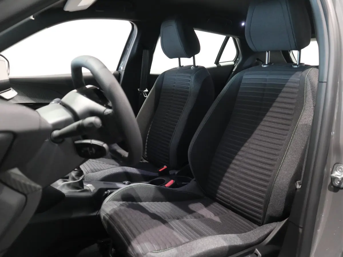 Active | CAMERA | NAVI | CLIMATE CONTROL |