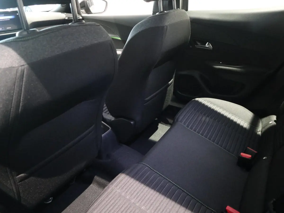 Active | CAMERA | NAVI | CLIMATE CONTROL |