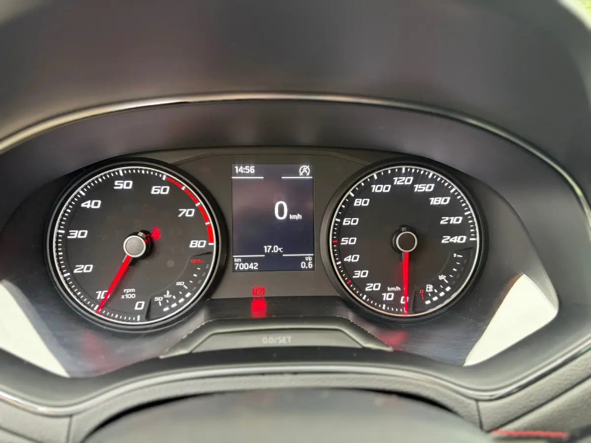 1.0 TSI FR 1E EIG I UNIEK I LED I CAMERA I CARPLAY I CRUISE I NWE APK