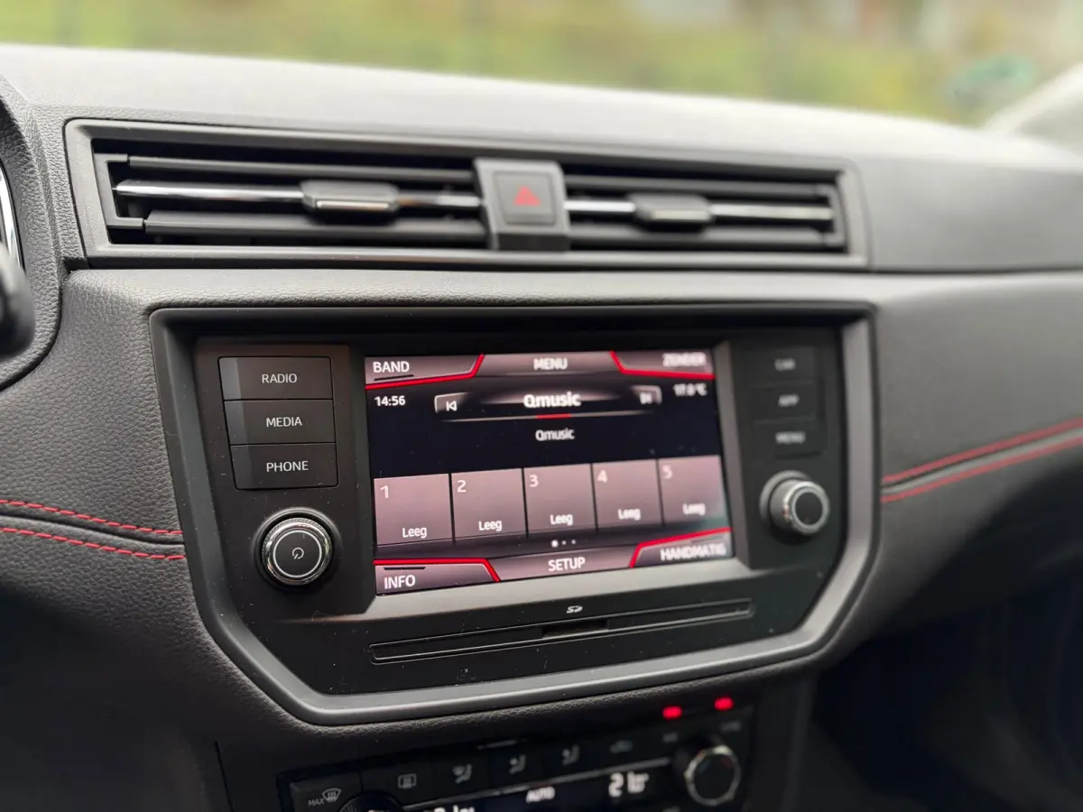 1.0 TSI FR 1E EIG I UNIEK I LED I CAMERA I CARPLAY I CRUISE I NWE APK