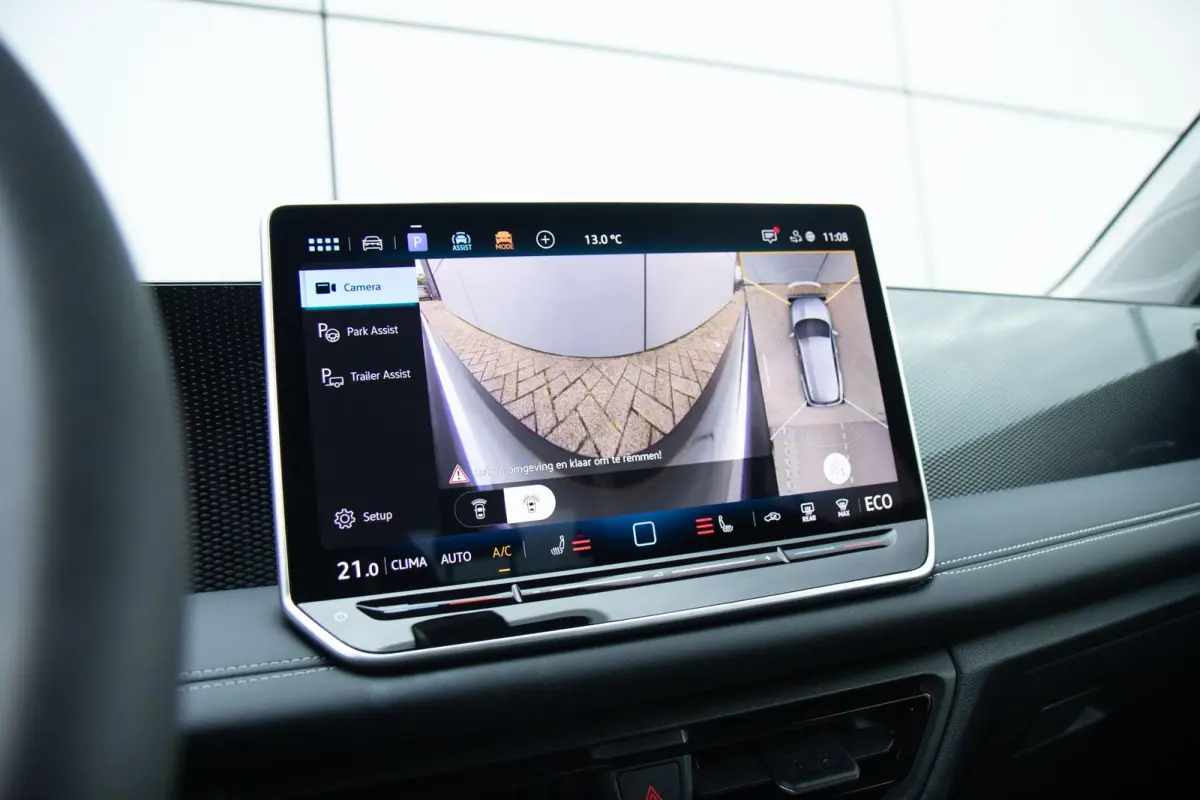 1.5 eHybrid 204pk Life | Voorstoelen Verwarmd | Apple Carplay/Android Auto | Trekhaak | Dodehoek Detectie | ACC | Rondomzicht Camera