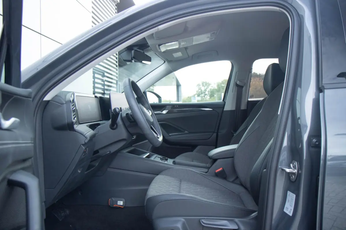 1.5 eHybrid 204pk Life | Voorstoelen Verwarmd | Apple Carplay/Android Auto | Trekhaak | Dodehoek Detectie | ACC | Rondomzicht Camera