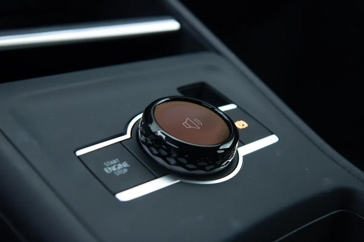 1.5 eHybrid 204pk Life | Voorstoelen Verwarmd | Apple Carplay/Android Auto | Trekhaak | Dodehoek Detectie | ACC | Rondomzicht Camera