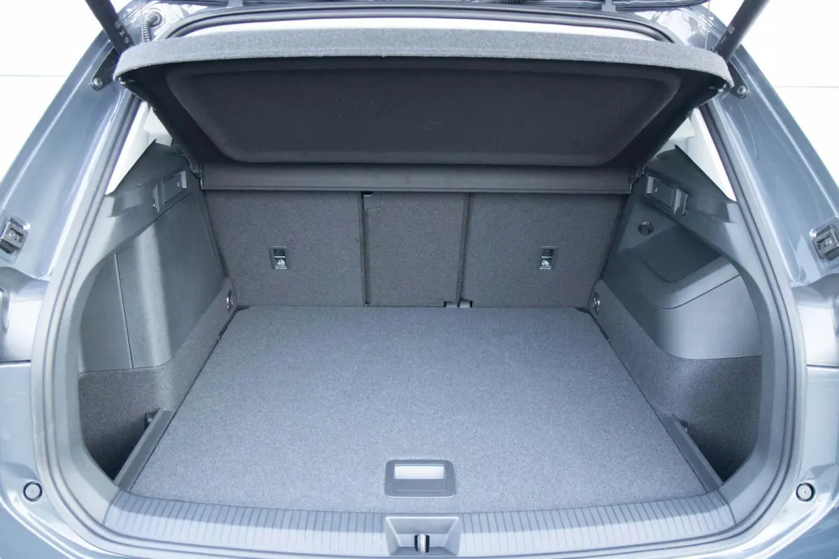 1.5 eHybrid 204pk Life | Voorstoelen Verwarmd | Apple Carplay/Android Auto | Trekhaak | Dodehoek Detectie | ACC | Rondomzicht Camera