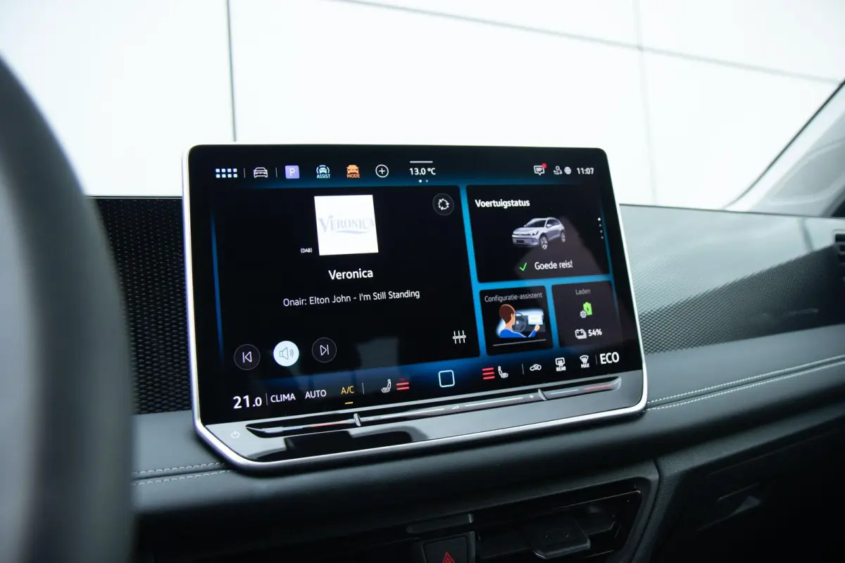 1.5 eHybrid 204pk Life | Voorstoelen Verwarmd | Apple Carplay/Android Auto | Trekhaak | Dodehoek Detectie | ACC | Rondomzicht Camera