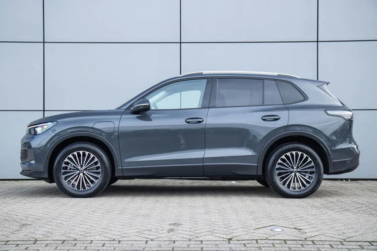 1.5 eHybrid 204pk Life | Voorstoelen Verwarmd | Apple Carplay/Android Auto | Trekhaak | Dodehoek Detectie | ACC | Rondomzicht Camera