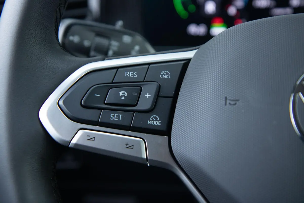 1.5 eHybrid 204pk Life | Voorstoelen Verwarmd | Apple Carplay/Android Auto | Trekhaak | Dodehoek Detectie | ACC | Rondomzicht Camera