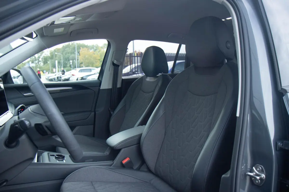 1.5 eHybrid 204pk Life | Voorstoelen Verwarmd | Apple Carplay/Android Auto | Trekhaak | Dodehoek Detectie | ACC | Rondomzicht Camera