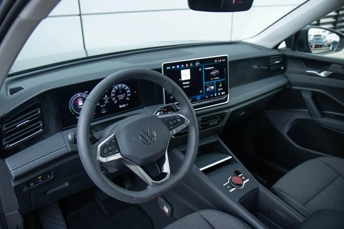 1.5 eHybrid 204pk Life | Voorstoelen Verwarmd | Apple Carplay/Android Auto | Trekhaak | Dodehoek Detectie | ACC | Rondomzicht Camera