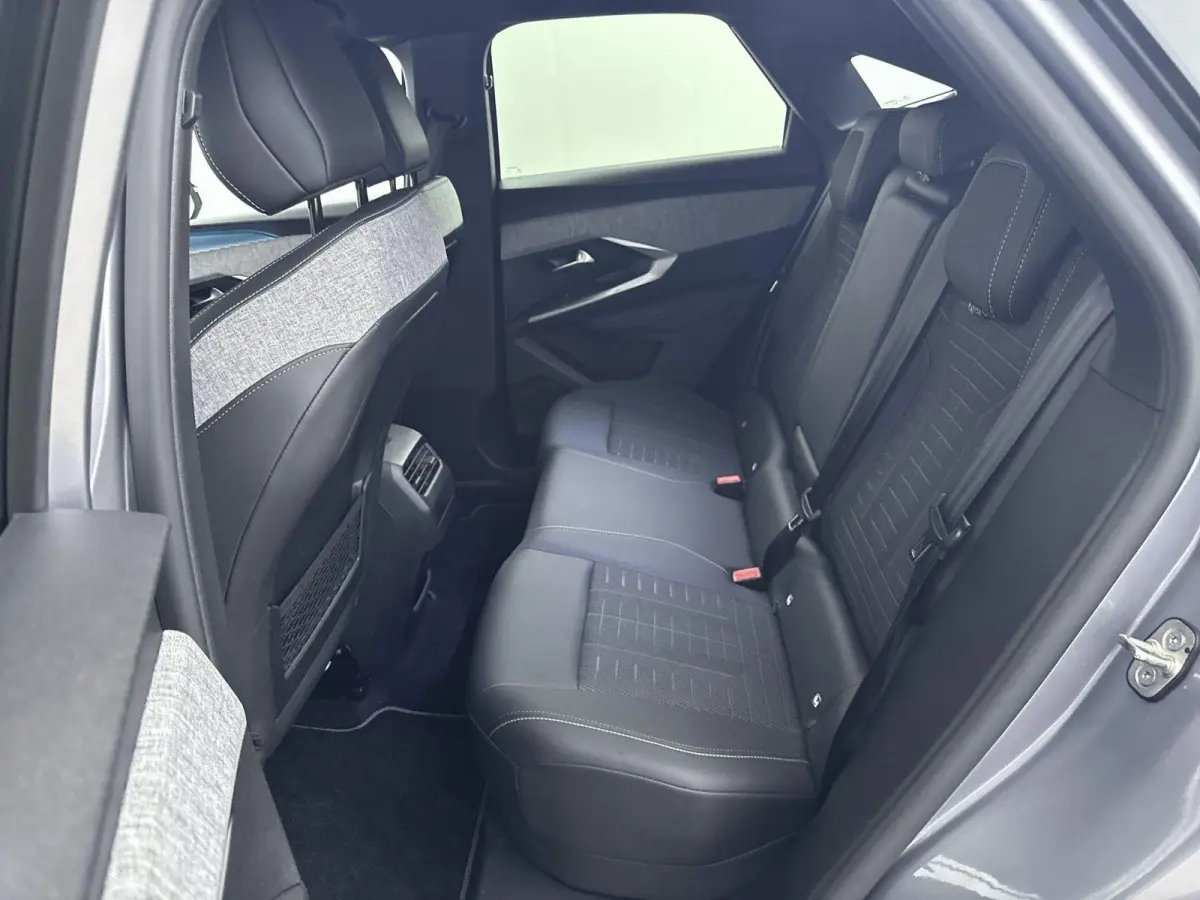 SUV Hybrid 145 pk Automaat GT | Camera | Cruise Control Adaptief | Draadloos Carplay| Navigatie Elektrisch Achterklep