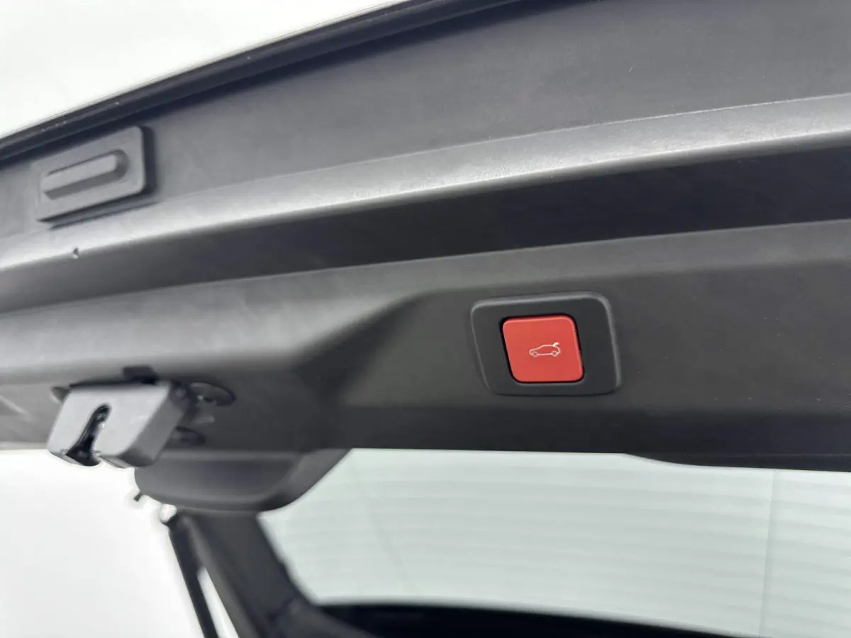 SUV Hybrid 145 pk Automaat GT | Camera | Cruise Control Adaptief | Draadloos Carplay| Navigatie Elektrisch Achterklep