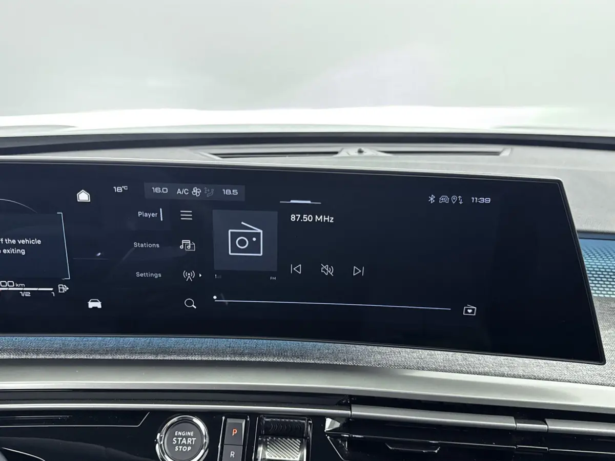 SUV Hybrid 145 pk Automaat GT | Camera | Cruise Control Adaptief | Draadloos Carplay| Navigatie Elektrisch Achterklep