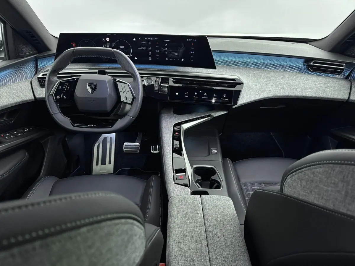 SUV Hybrid 145 pk Automaat GT | Camera | Cruise Control Adaptief | Draadloos Carplay| Navigatie Elektrisch Achterklep