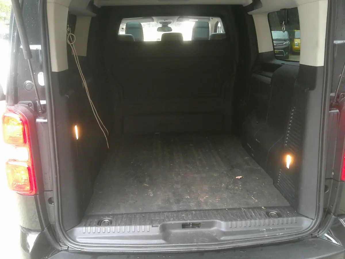 2.0 D-4D Executive DC Verso 29950,= ex BTW
