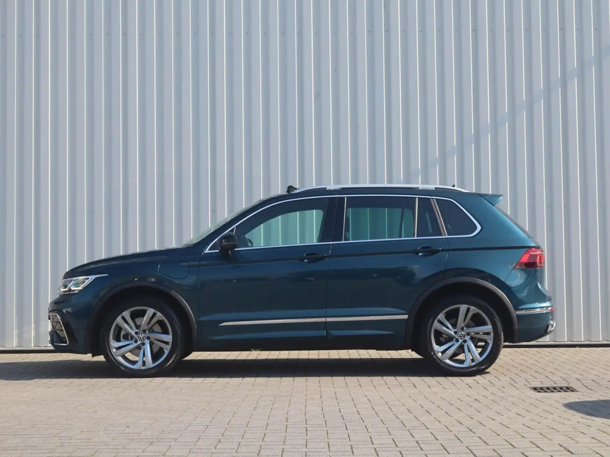 1.4 TSI eHybrid 245pk R-Line Business | SoH 98% | Panoramadak | Trekhaak | Rondomzicht Camera