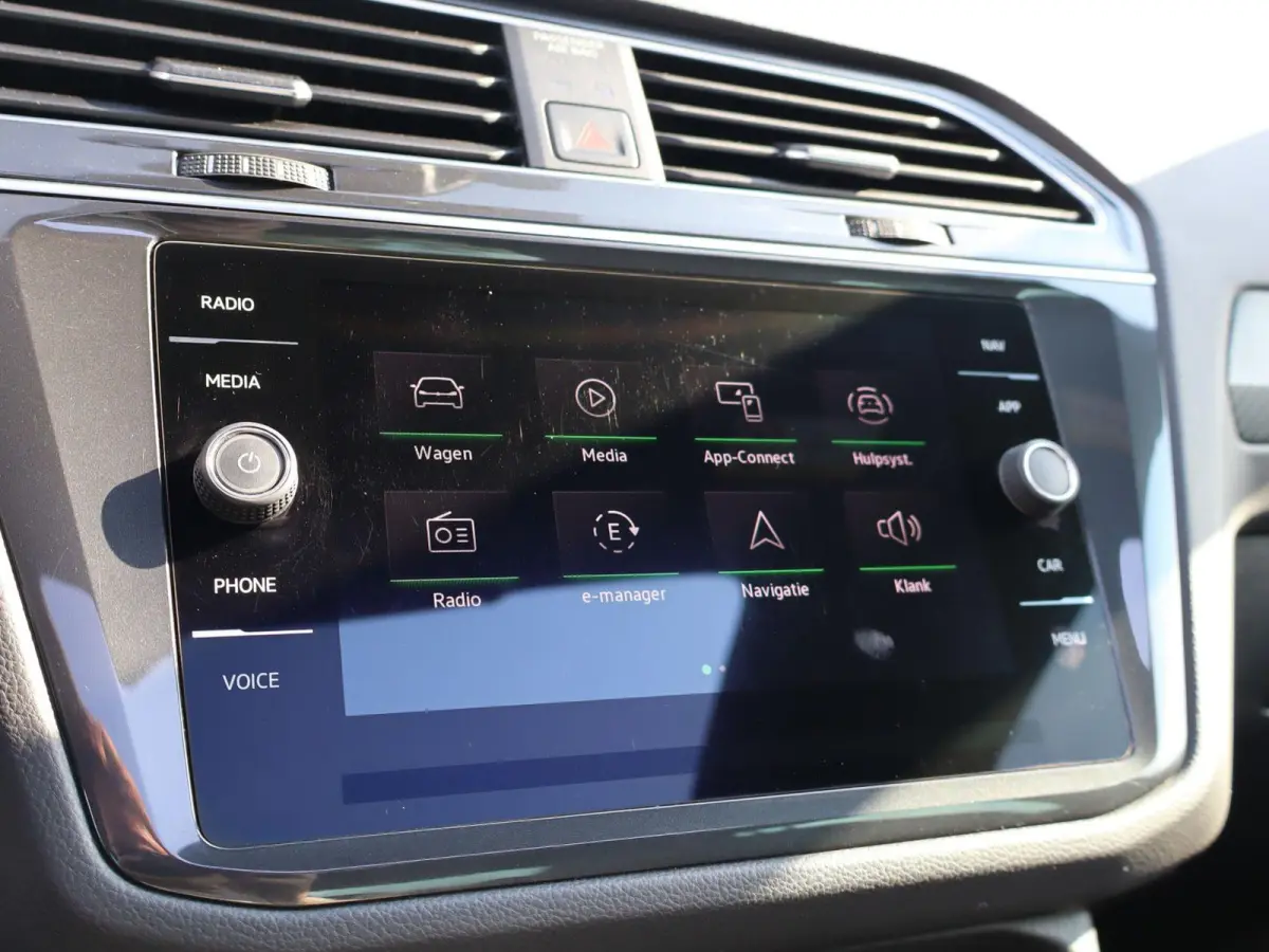 1.4 TSI eHybrid 245pk R-Line Business | SoH 98% | Panoramadak | Trekhaak | Rondomzicht Camera
