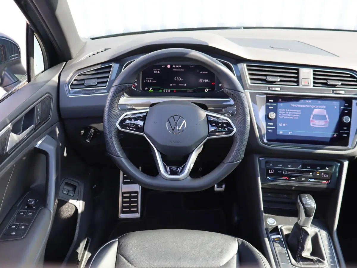 1.4 TSI eHybrid 245pk R-Line Business | SoH 98% | Panoramadak | Trekhaak | Rondomzicht Camera