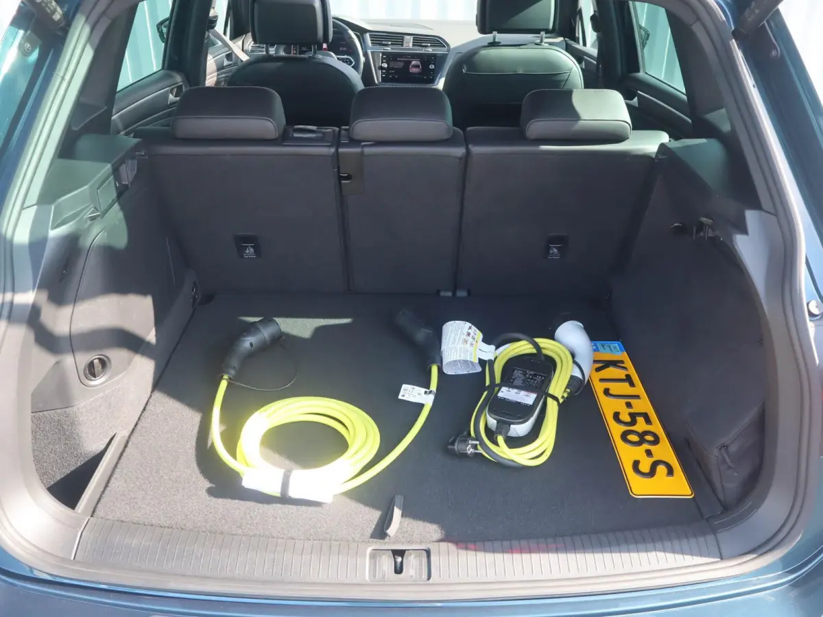 1.4 TSI eHybrid 245pk R-Line Business | SoH 98% | Panoramadak | Trekhaak | Rondomzicht Camera