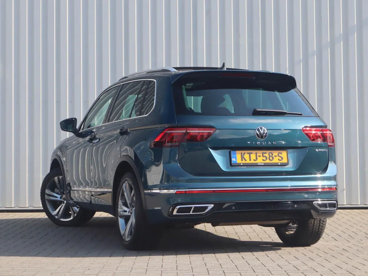 1.4 TSI eHybrid 245pk R-Line Business | SoH 98% | Panoramadak | Trekhaak | Rondomzicht Camera