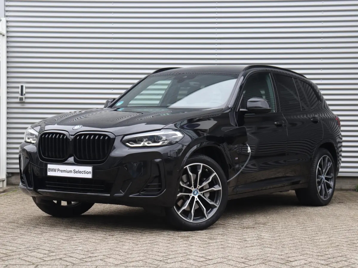 xDrive30e | High Executive | M Sportpakket | Head-Up | Trekhaak | Hi-Fi | Elektr. Stoelen | Parking Pack | Comfort Access | 20'' LMV