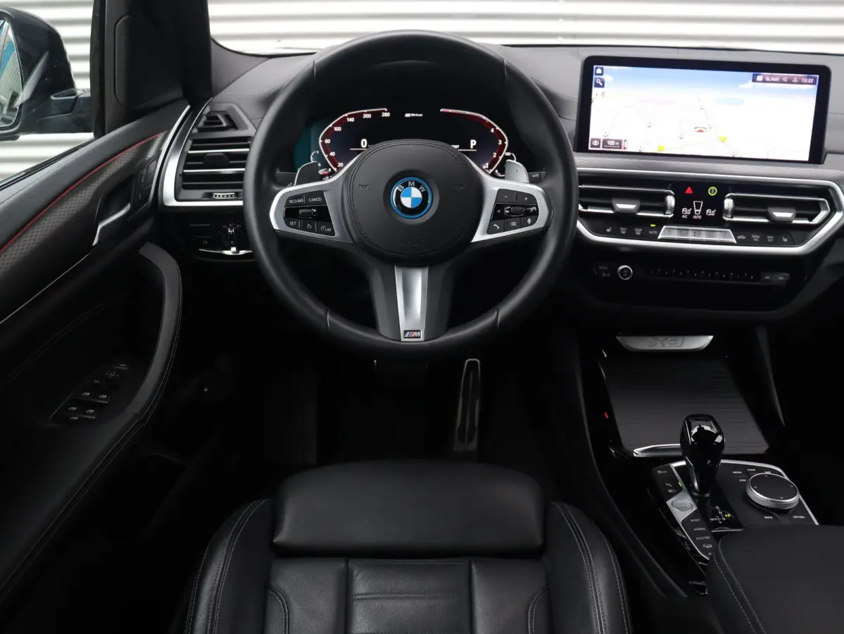 xDrive30e | High Executive | M Sportpakket | Head-Up | Trekhaak | Hi-Fi | Elektr. Stoelen | Parking Pack | Comfort Access | 20'' LMV
