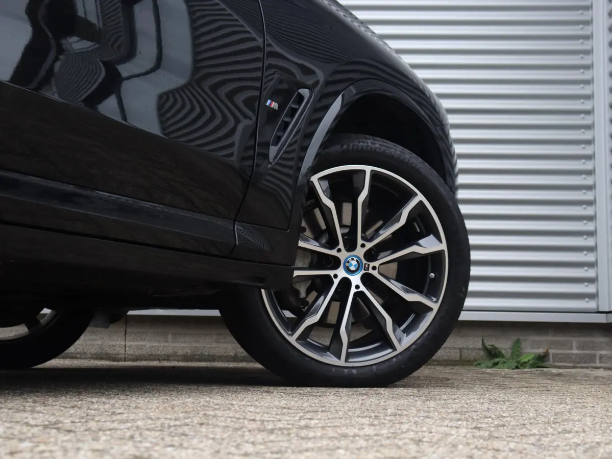 xDrive30e | High Executive | M Sportpakket | Head-Up | Trekhaak | Hi-Fi | Elektr. Stoelen | Parking Pack | Comfort Access | 20'' LMV