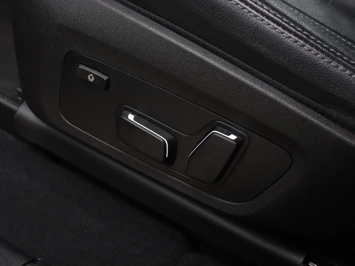 xDrive30e | High Executive | M Sportpakket | Head-Up | Trekhaak | Hi-Fi | Elektr. Stoelen | Parking Pack | Comfort Access | 20'' LMV