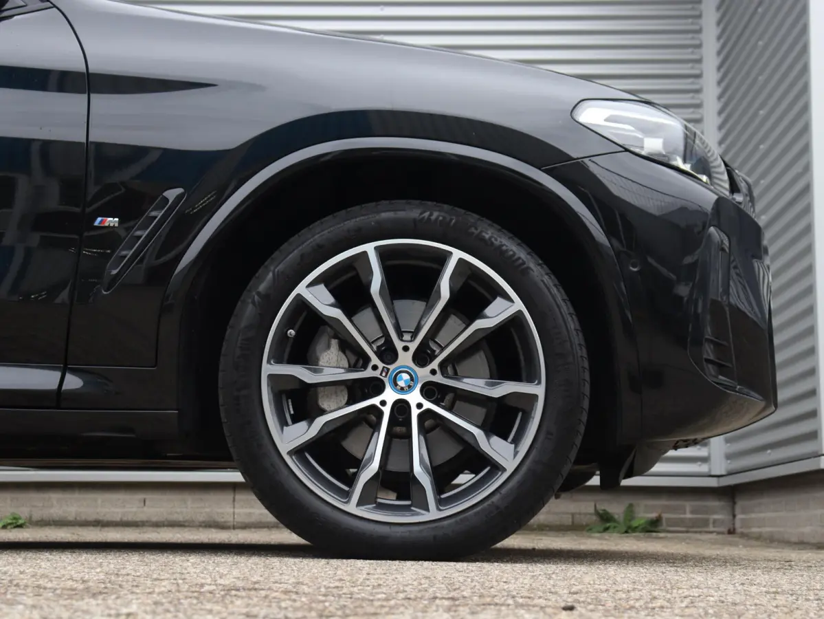 xDrive30e | High Executive | M Sportpakket | Head-Up | Trekhaak | Hi-Fi | Elektr. Stoelen | Parking Pack | Comfort Access | 20'' LMV