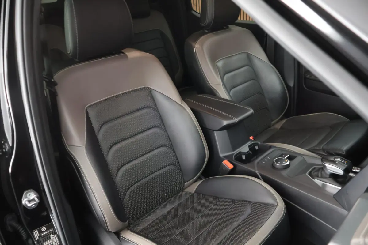 3.0 TDI 241pk 4Motion Double Cab 5pers. Trekhaak 360Camera Leder harman/kardon Navigatie