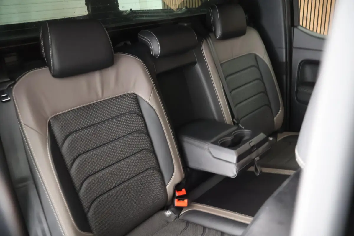 3.0 TDI 241pk 4Motion Double Cab 5pers. Trekhaak 360Camera Leder harman/kardon Navigatie