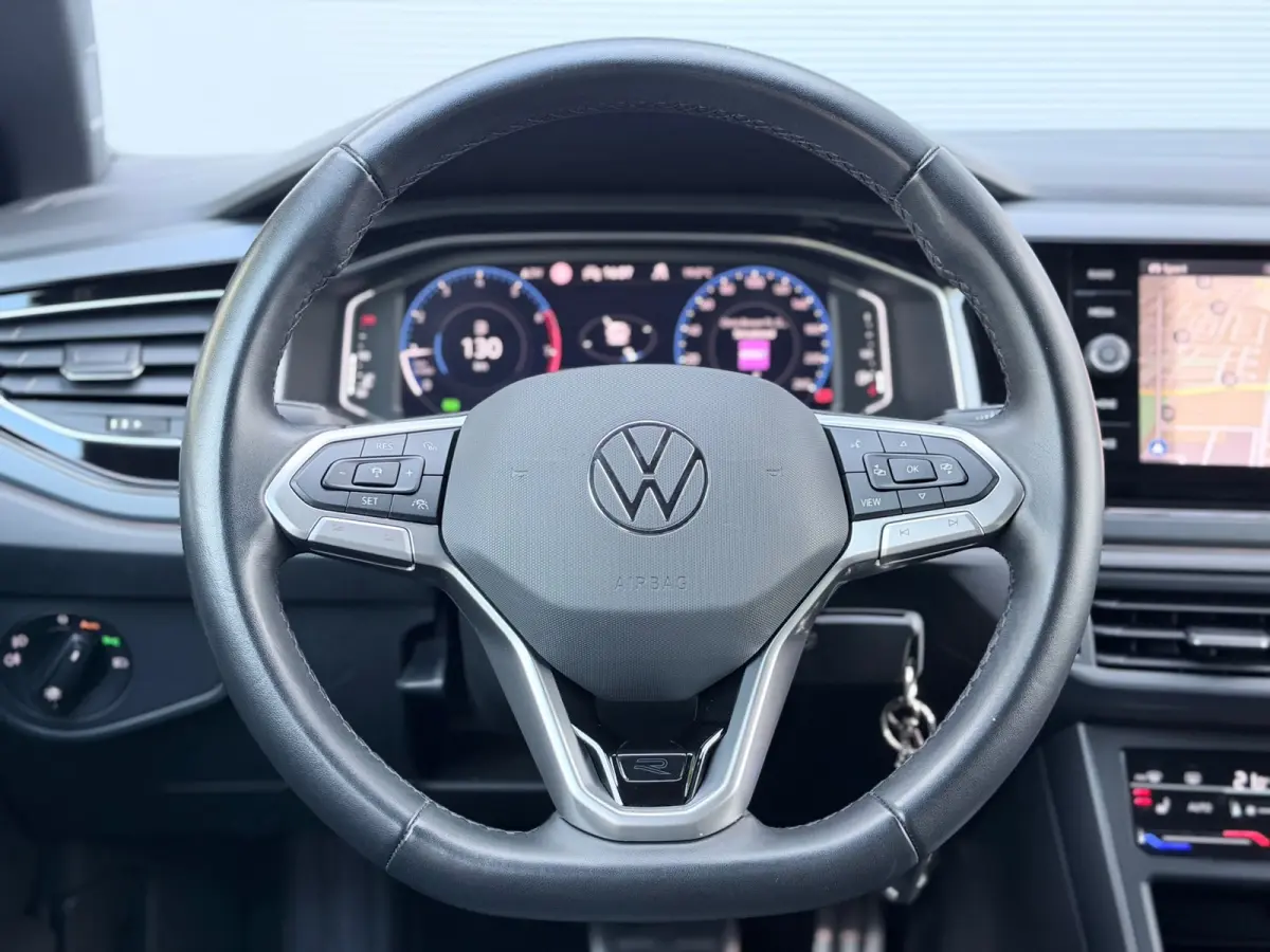 1.0 TSI 3xR-Line IQ.Light/Camera/AppleCar