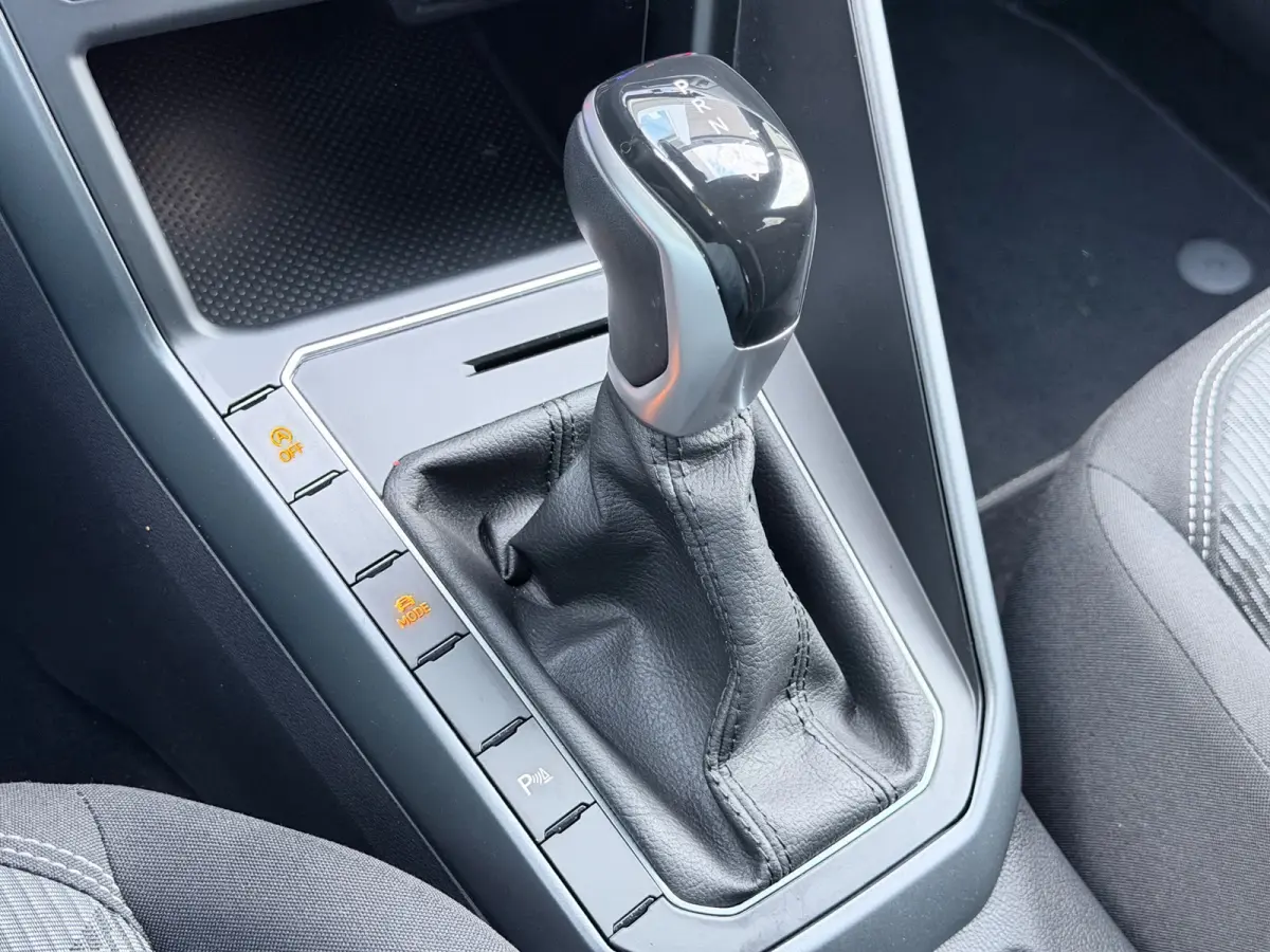1.0 TSI 3xR-Line IQ.Light/Camera/AppleCar